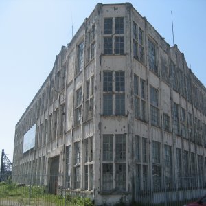 Peperkoekbeton en pisbakkenstaal